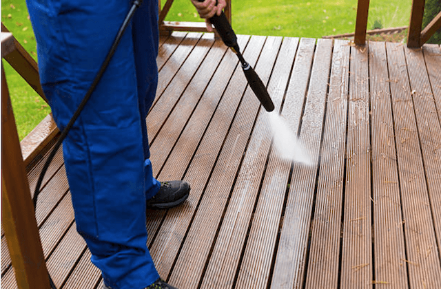 deck cleaning conroe
