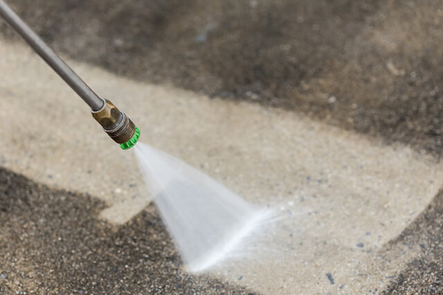 parking lot pressure washing in conroe